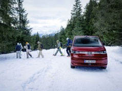 SUV króluje w mieście, ale ferie należą do Multivana. Dlaczego czasem warto zamienić „modne” na „ogromne”?