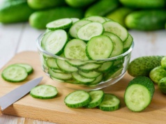 Staropolskie ogórki na ciepło. Mizeria w zupełnie nowej odsłonie