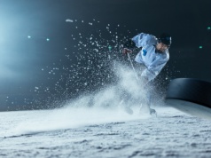 Kontrowersyjny serial „Heated Rivalry” podbije też Polskę? Wiele na to wskazuje