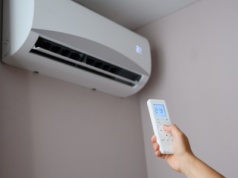 Montaż klimatyzacji może skończyć się eksmisją. Właściciel musi to zrobić