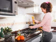 Przestaw to w kuchni. Okap zacznie naprawdę ciągnąć