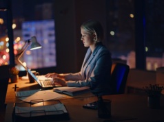 Dlaczego prędkość internetu spada wieczorem? Oto przyczyny i rozwiązania problemu