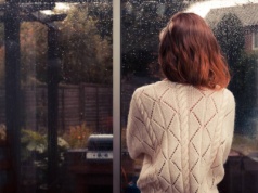 Dlaczego wciąż sprawdzasz zamknięte drzwi? Psychologia ma wyjaśnienie