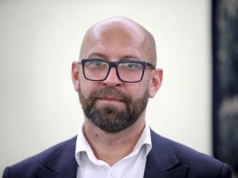 Minister sportu w ogniu krytyki. "Nie wrzuca się takich zdjęć"