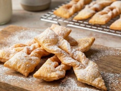 ​Faworki z pieca, czyli chrupiące chrusty w lżejszym wydaniu