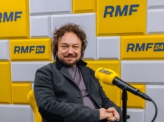 40 lat na scenie i wciąż zaskakuje! Co dziś słychać u Mietka Szcześniaka?