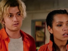 "Uważajcie. To nie są przelewki". Gwiazdor "Stranger Things" z ekipą ratują świat