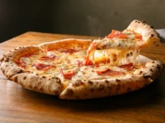 Słynna sieć pizzerii zamyka 250 lokali w USA. Działa też w Polsce