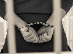 Bił ojca, musiał opuścić mieszkanie