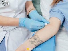 Pielęgniarz odmówił jej pobrania krwi przez tatuaże. "Niedopuszczalne"