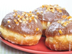 ​Tyle kalorii ma 1 pączek. Warto przeczytać przed tłustym czwartkiem