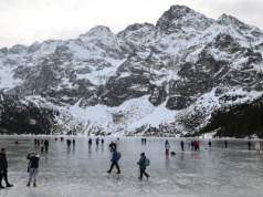 Trudne warunki w Tatrach. Są samoczynne zejścia lawin. Apel TOPR