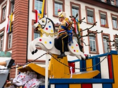 Odwiedź ten kraj w karnawale. Zobacz parady i spróbuj lokalnych słodyczy