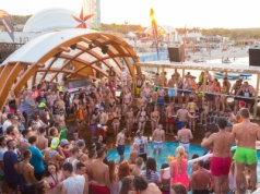 "Chorwacka Ibiza" latem przyciąga tłumy. Z Polski dolecisz tu za 230 złotych