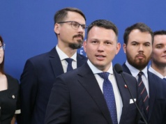 "Fenomen" Konfederacji. Politolog wskazuje na konkretną grupę