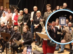 Trąbka połączyła pokolenia w Filharmonii Opolskiej. Na finał pobito rekord Polski wykonując „Karolinkę”