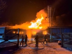 Płonie magazyn zboża. Akcja strażaków