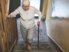 "Czy mogę wpisać w CV opiekę nad mamą?" Praca, którą trudno wcisnąć w korporacyjne ramy