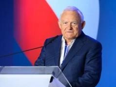 "Doznał widowiskowej klęski". Miller bezlitośnie podsumował Hołownię