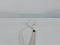 Droga lodowa na Bałtyku otwarta. Kierowcy koniecznie muszą odpiąć pasy