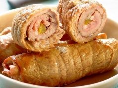 Miękkie zrazy kasztelańskie z grzybami. Sprawdzony przepis na sycący obiad