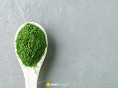 Ten zielony proszek robi furorę. Wszyscy dodają go do śniadań. Dodaje energii, dba o odporność