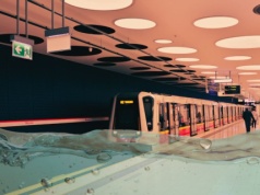 To metro czy aquapark? Nowe stacje ciekną, pasażerowie slalomują między wiadrami