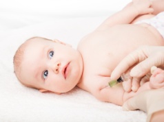 Illinois nadal będzie kierować się zaleceniami Amerykańskiej Akademii Pediatrii przy szczepieniu dzieci