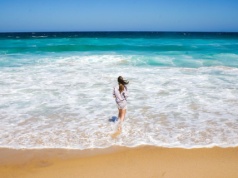 Opiekują się seniorami w Niemczech, by wyjechać na wakacje all inclusive. Polskie opiekunki żyją ponad stan