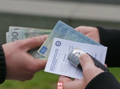 Trzy najpopularniejsze powody, kiedy kierowcy grozi kara 9610 zł. 300 tys. przypadków rocznie