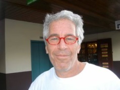 Apel ofiar Epsteina podczas Super Bowl. 