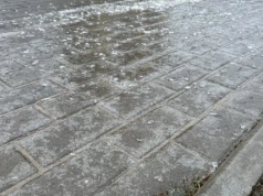 Marznący deszcz i śliskie drogi. Konin w strefie pogodowego alertu