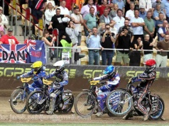 Żużel. Będą oglądać GP we Wrocławiu i… Polaków na mundialu? Kolizja terminów!