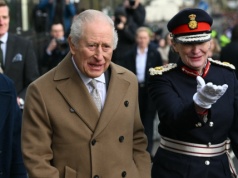 Karol III przerywa milczenie w sprawie maili Epsteina. 