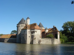Przetrwał wieki, padł przez ubezpieczyciela. Zabytkowy zamek w drastycznym zagrożeniu