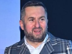 Norbi został zapytany o kobiety i nabrał wody w usta. Reakcja mówi wszystko