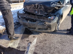 Kierowca BMW wjechał w tył Peugeota. Nie przyznał się do winy, stracił prawo jazdy