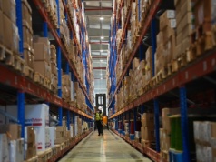 Wellbeing przestaje być dodatkiem. Tak magazyny i produkcja walczą o pracowników