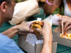 Miasta w Europie zakazują reklam mięsa. „To nasz akt odpowiedzialności”