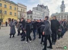 Cieszyński polonez, który łączy pokolenia. Wszyscy mieszkańcy i goście zaproszeni do tańca na rynku