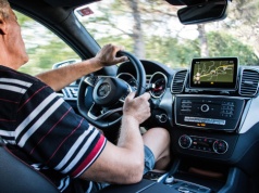 Wykorzystaj swój samochód do zarabiania jako kierowca. Sprawdź jak!