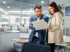 Indeks zaufania menedżerów spada: geopolityka i koszty biznesu psują nastroje