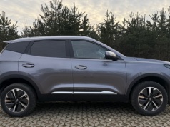 Jest o 15 tys. zł tańszy od Toyoty Yaris Cross i oferuje większy bagażnik. Polacy szybko się przekonują