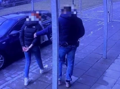Agresywna turystka w Karpaczu rzucała się do bicia policjantów