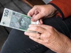 Od marca ZUS wprowadza nowe progi. Przekroczysz je i żegnasz się z emeryturą