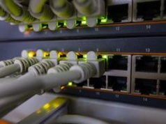 NetSpeedTray – lekki monitor transferu na pasku zadań