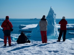 Topniejące lodowce przyciągają turystów. „Apokaliptyczny