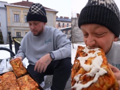 Książulo zasmakował w sądeckiej pizzy. ,,Uwielbiam takie wypieki i uwielbiam takie miejsca”