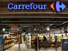 Carrefour Polska zamyka sklepy i ogłasza zwolnienia grupowe. Nawet 350 osób straci pracę