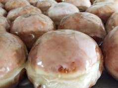 Konkurs. Jubileuszowe pączki od Wołka dla Czytelników portElu!